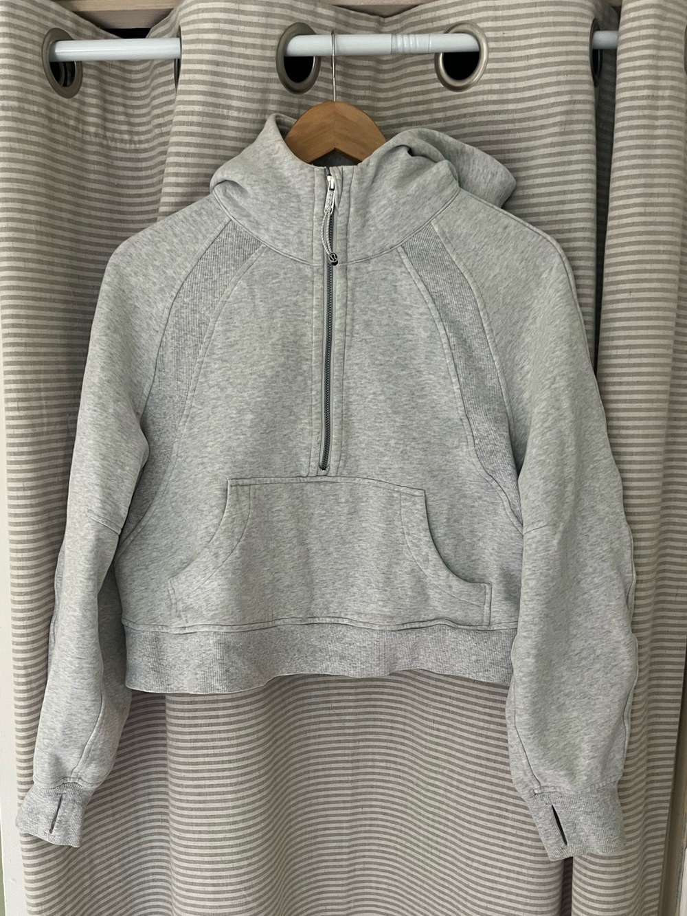 lululemon Half Zip Cropped Scuba Hoodie in Light Grey